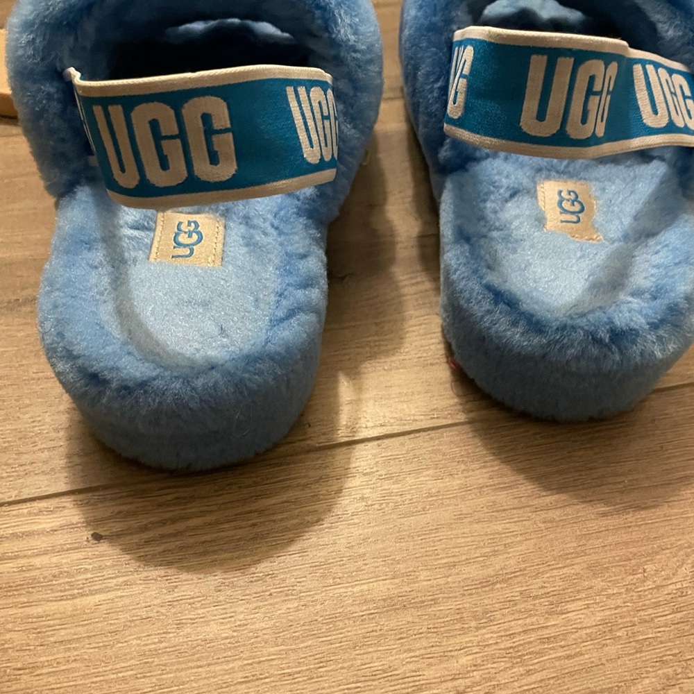 Ugg Slippers size 8 in w/ - Picture 3 of 5